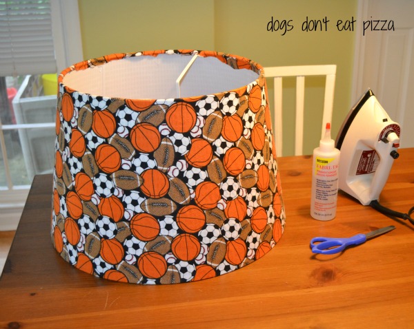 glue the fabric around edges at thediybungalow.com