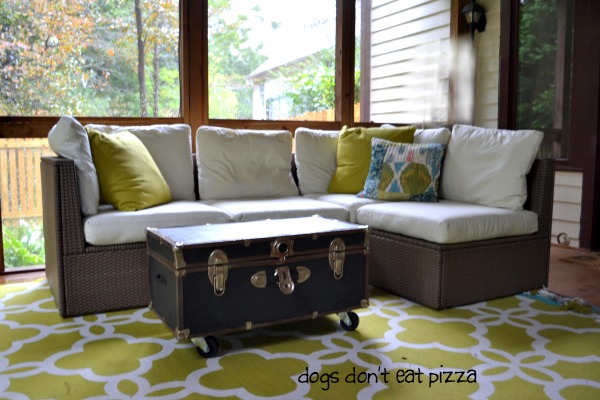 DIY Coffee Table from Old&nbsp;Trunk