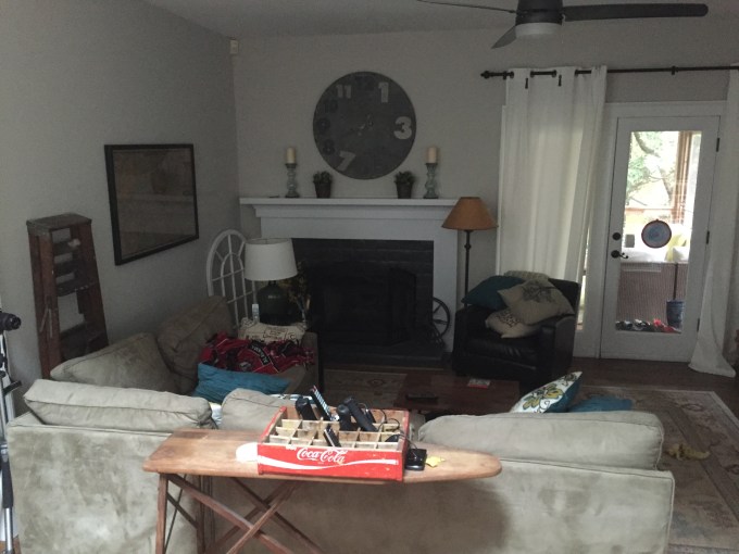 Family room before - thediybungalow.com