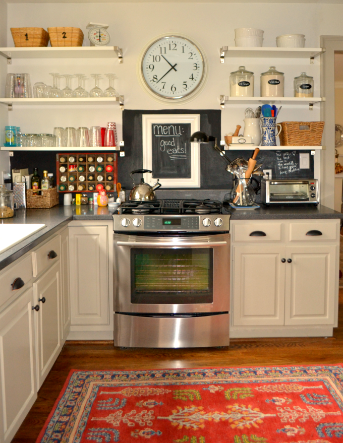 Kitchen reno on a budget with open shelving - thediybungalow.com