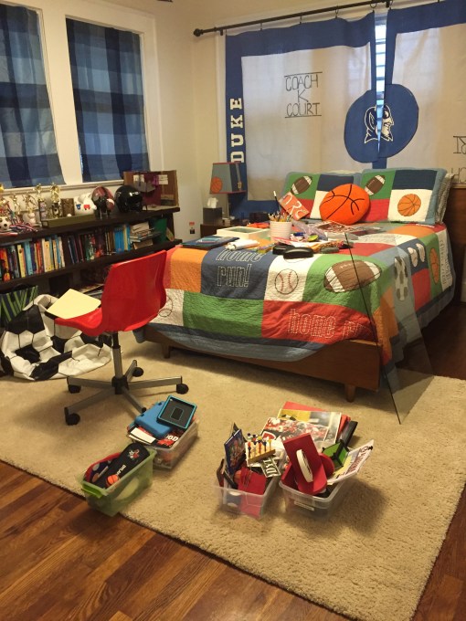 Working on the kids rooms - thediybungalow.com