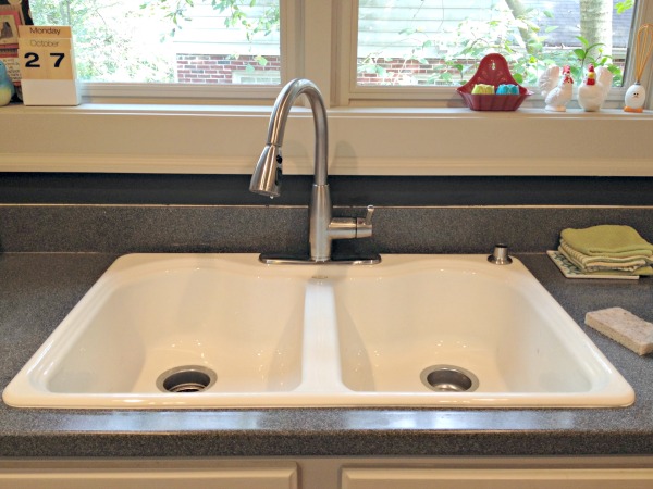 Should you grind up anything in your garbage disposal and other tips from a professional handyman - thediybungalow.com