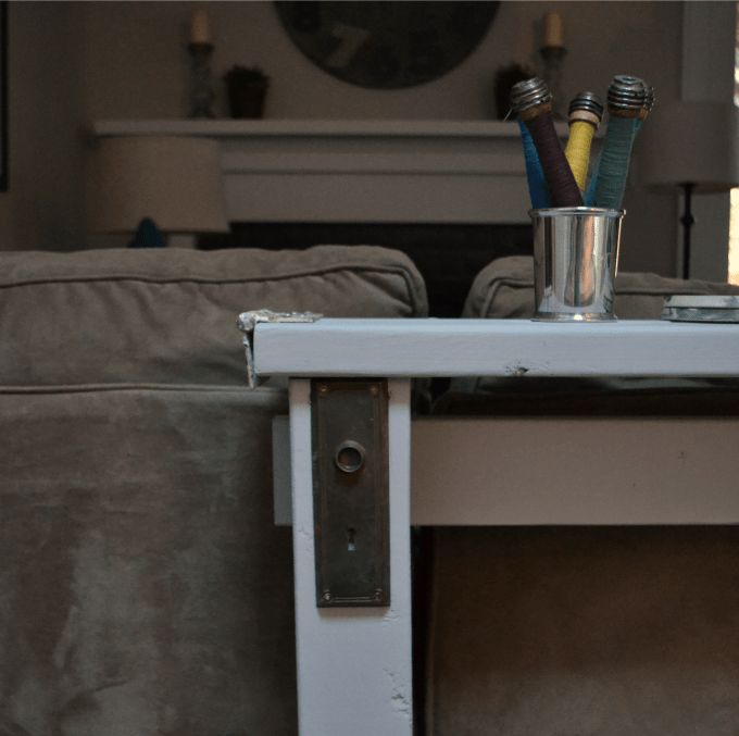 Vintage keyhole as sofa table decoration - thediybungalow.com