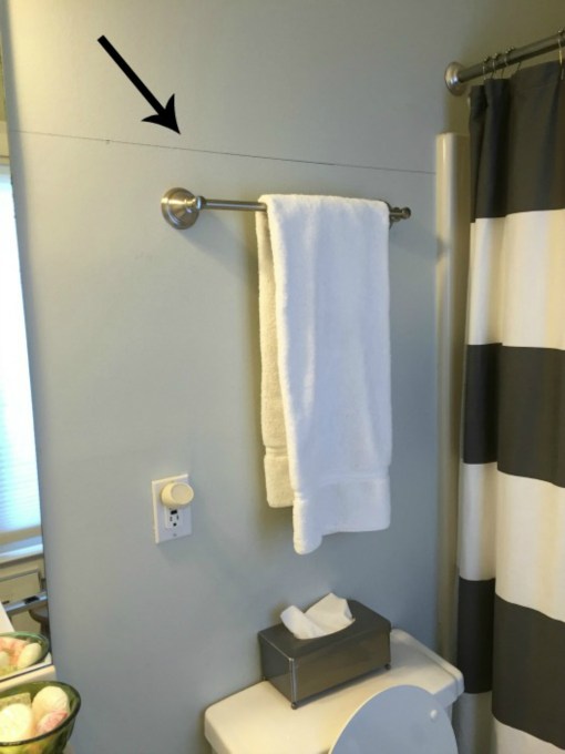 Guest Bathroom Before - Guest Bathroom Reveal - thediybungalow.com