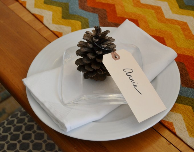 Pinecones make great place card holders to bring natural elements to Thanksgiving table - thediybungalow.com