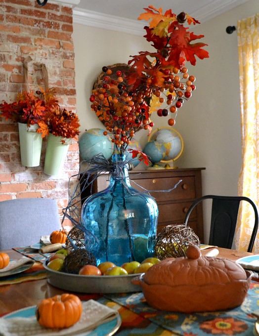 Dining room tablescape decorating for fall - thediybungalow.com