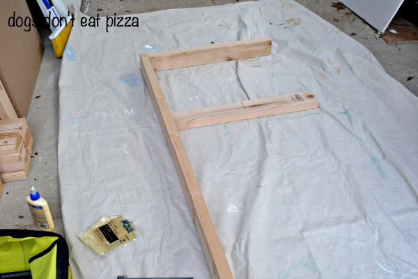 How to Build a Pedestal for Your Laundry Room - thediybungalow.com