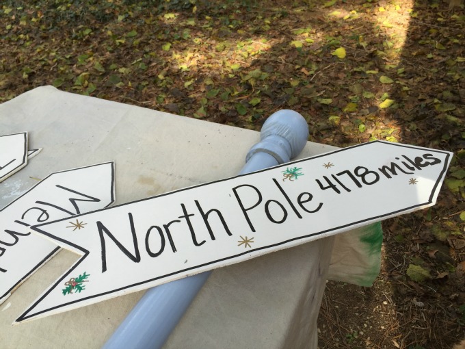 DIY Direction Sign Post for the&nbsp;Holidays