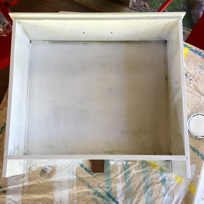 Primer covered the yellow and it is so much better - thediybungalow.com