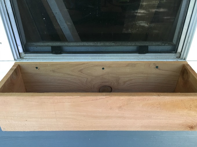 DIY Flower Boxes - Power Tool Challenge - thediybungalow.com