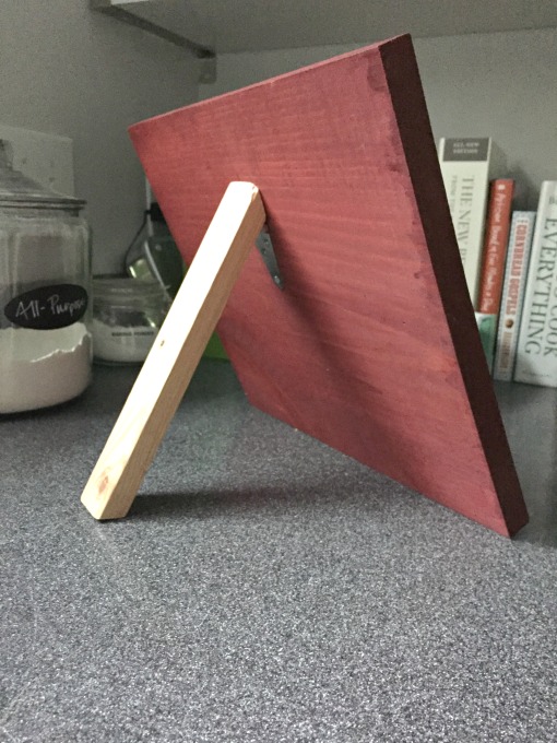 How to Build a Cookbook Stand - thediybungalow.com