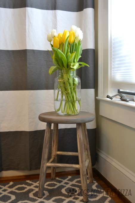 Farmhouse Stool: Rust-Oleum $10 Thrift Store Blogger&nbsp;Challenge