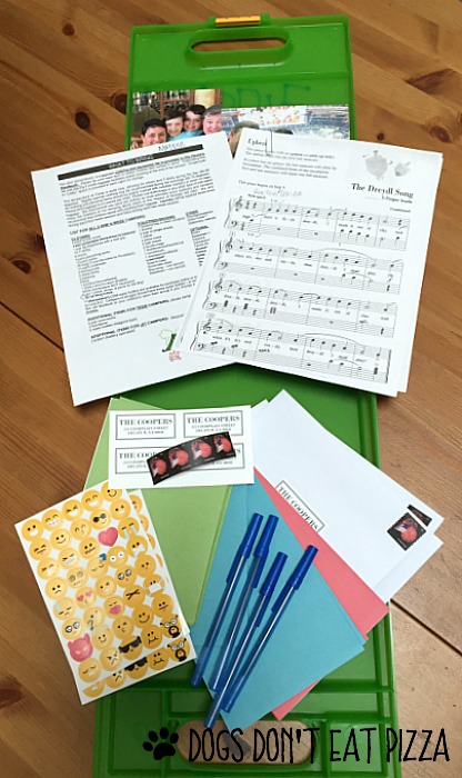 How to make sure your kids write home from camp - DIY Summer Camp Letter Kit - thediybungalow.com