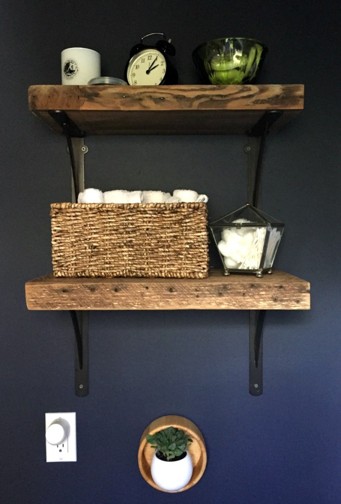 Finished reclaimed wood shelves - thediybungalow.com