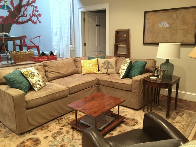 family room after - family room tidying up - thediybungalow.com