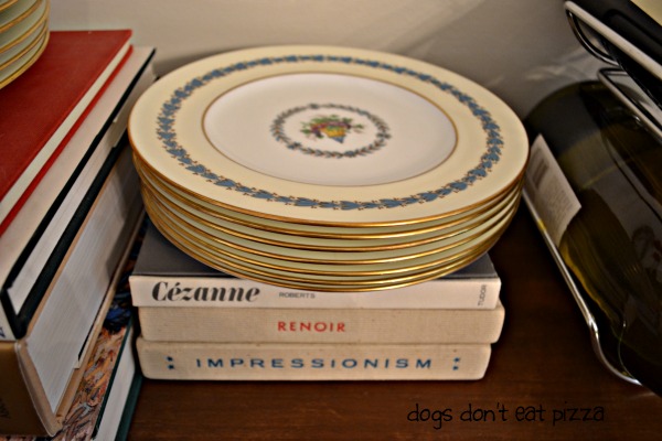 Dining room - 1929 House home tour - thediybungalow.com