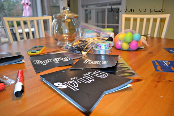 Spring Chalkboard Banner - thediybungalow.com