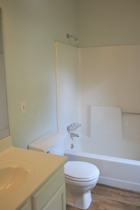 Guest bathroom when we moved in - see it now! thediybungalow.com