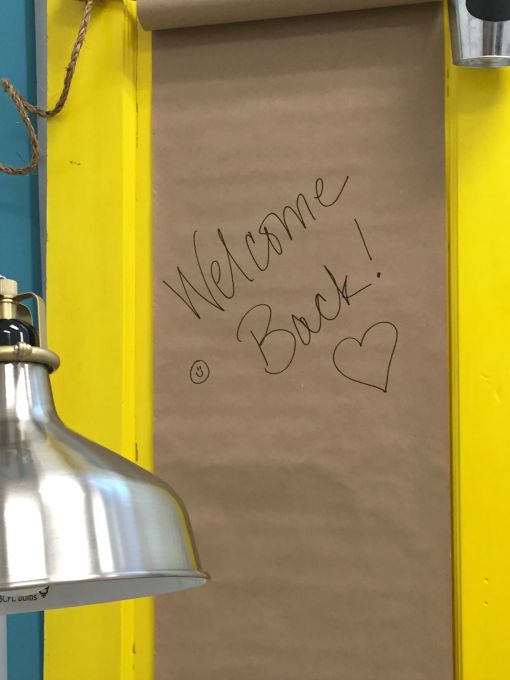 How to turn an old door into a memo board - thediybungalow.com