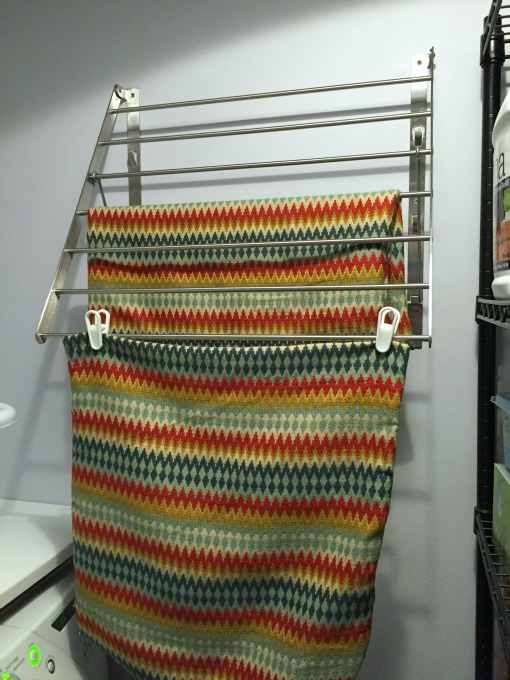 Use kid hanger clips to hang laundry - five awesome home hacks - thediybungalow.com