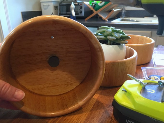 Glue magnet to back of DIY wooden wall planters - thediybungalow.com