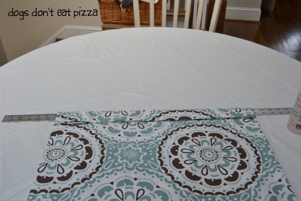 yard-stick-to-fold - faux-roman-shades - thediybungalow.com