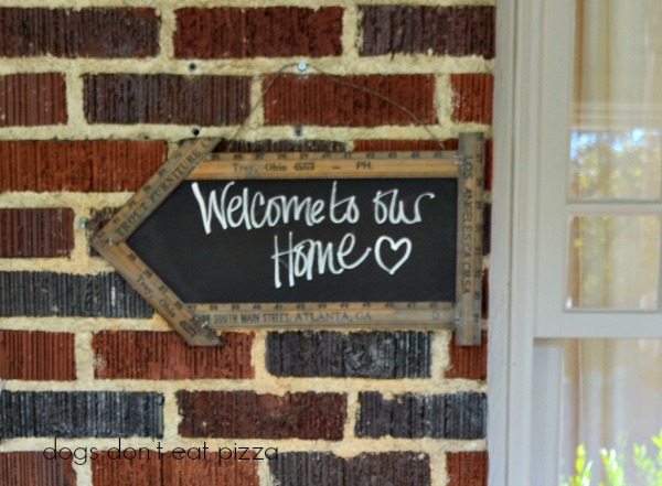 Welcome sign to our home - thediybungalow.com