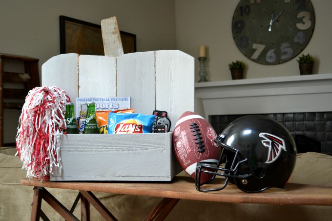 Rustic Pumpkin Stand in Living Room - thediybungalow.com
