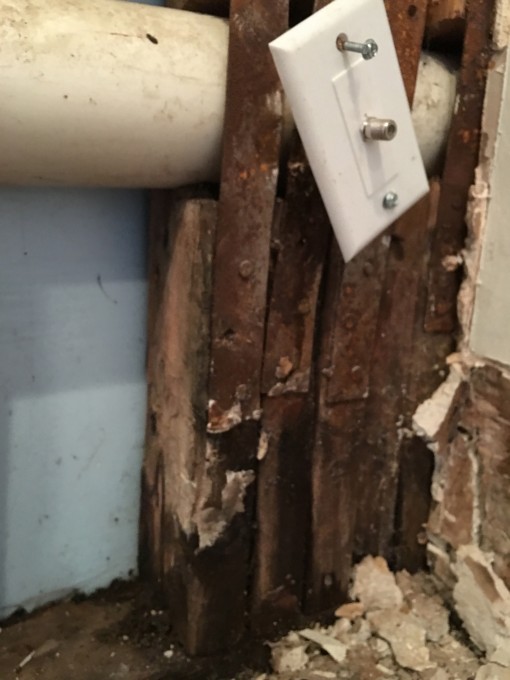 Cable jack drilled through the drain pipe - thediybungalow.com