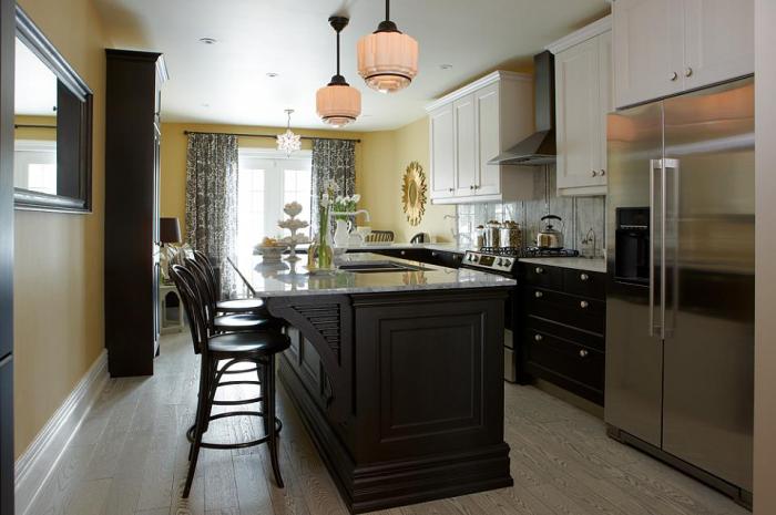 Sarah101 kitchen with doors on island - Five projects repurposing old doors - thediybungalow.com