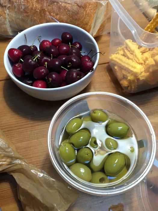 Not sure what to have for dinner? Empty out the fridge and make it look pretty on a breadboard and you've got a lovely Breadboard Dinner! - Dogs Don't Eat Pizza