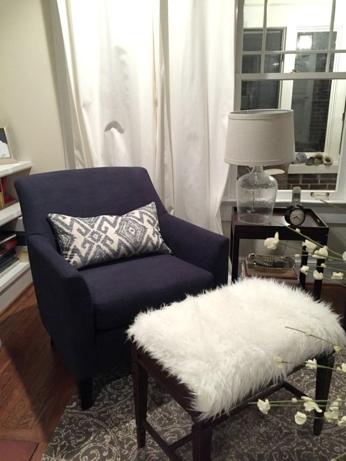 DIY faux fur foot stool in living room - thediybungalow.com