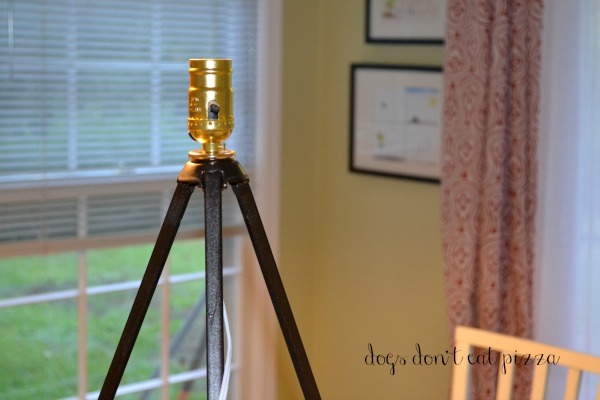 how to make a tripod lamp - thediybungalow.com
