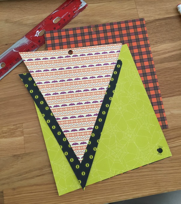DIY pennant banner - thediybungalow.com