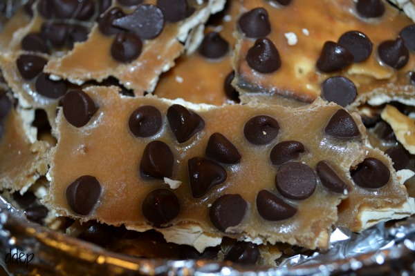 Matzo Crackle - Passover recipes - thediybungalow.com