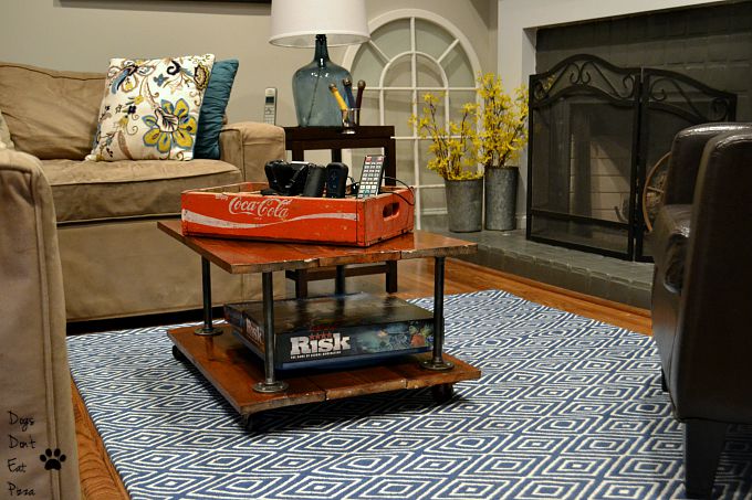 DIY two-tier coffee table with scrap wood and pipes - Dogs Don't Eat Pizza